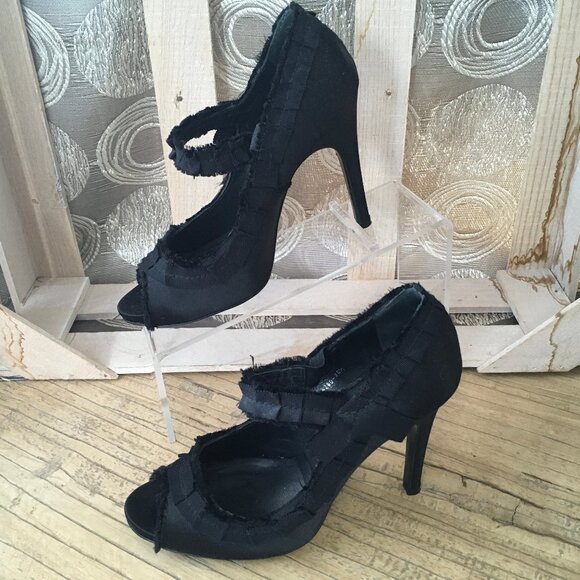 pedro garcia Peau de Soie pumps with Faille Ribbon Edges Size 6 1/2 - Picture 1 of 8